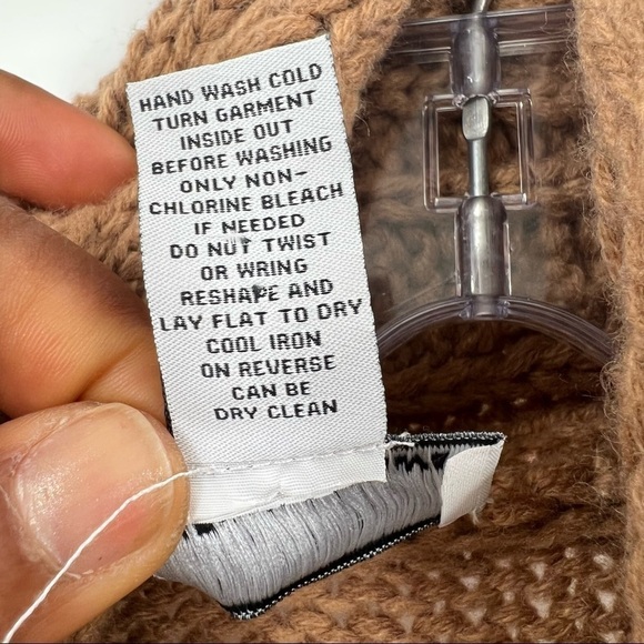 Carmen Marc Valvo brown wool blend shawl cardigan size S - Picture 7 of 8